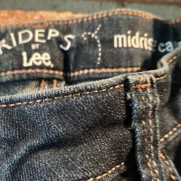 Riders by LEE. Midrise Capri Jeans 16m - Picture 3 of 6
